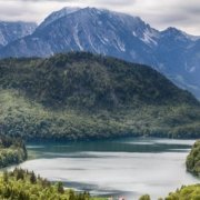 Urlaub in den Alpen am See Header